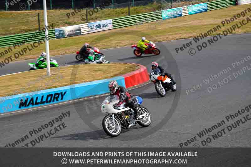 Vintage motorcycle club;eventdigitalimages;mallory park;mallory park trackday photographs;no limits trackdays;peter wileman photography;trackday digital images;trackday photos;vmcc festival 1000 bikes photographs